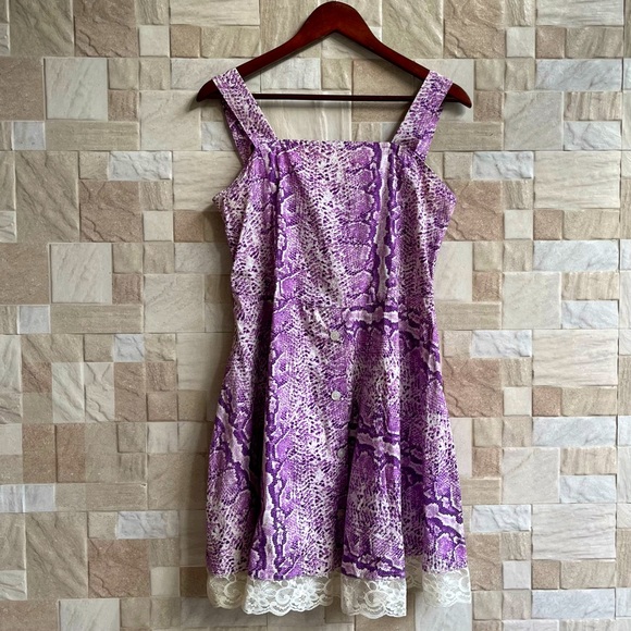 Snake print dress with belt - Picture 4 of 5